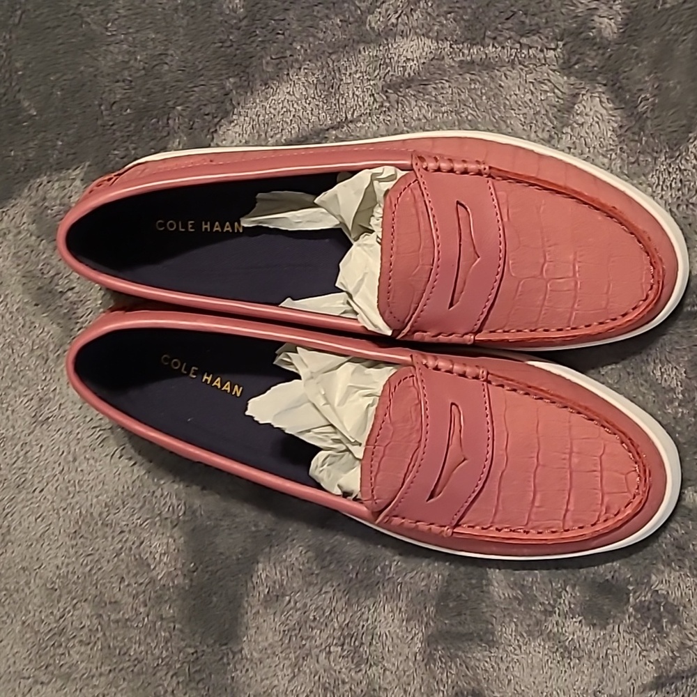 Ladies Cole Haan pink leather loafers size 8.5